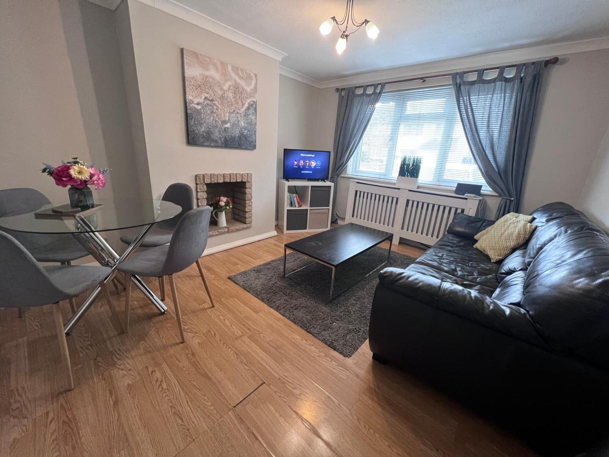 Croydon Apartment With Parking Лондон Екстер'єр фото